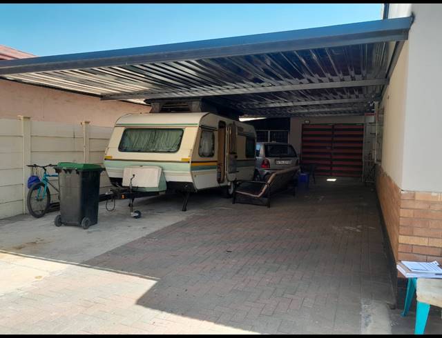 3 BEDROOM HOUSE FOR SALE IN OOS EINDE